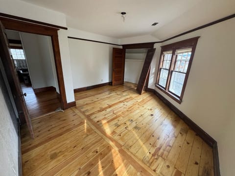 Historic 1908 Wamsley House-Completing Renovation! House in Hamilton