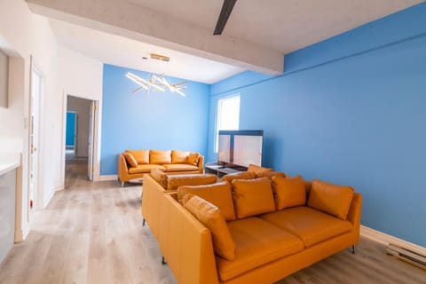 TV and multimedia, Seating area