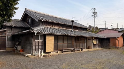Property building, Day