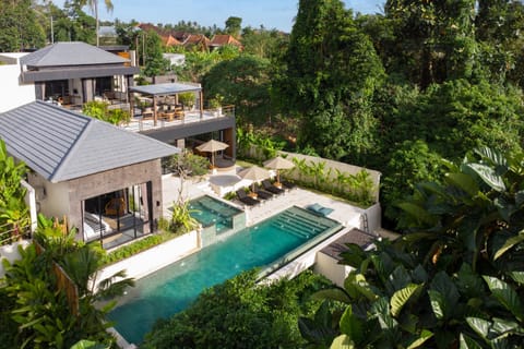 Property building, Pool view, Swimming pool, sunbed