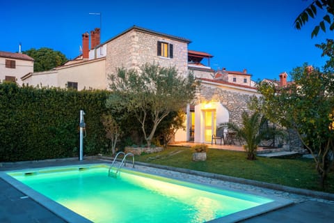 Property building, Pool view