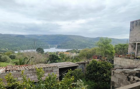 Nearby landmark, Natural landscape, Lake view
