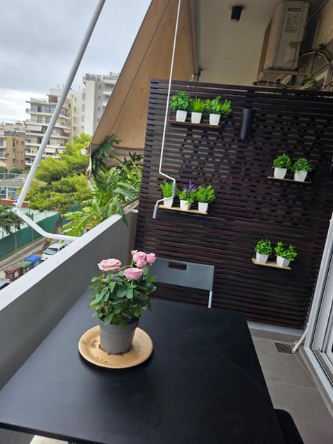 Faliro Cozy Corner Apartment in Alimos