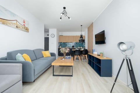 TV and multimedia, Kitchen or kitchenette, Living room, Seating area