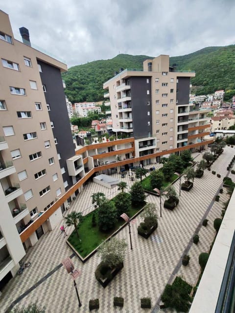 Property building, Day, Neighbourhood, Street view, Location