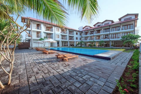 Property building, Swimming pool