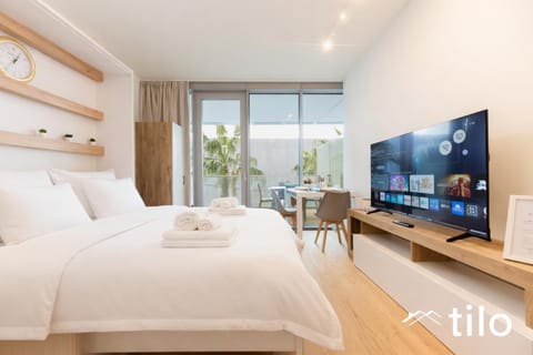 Communal lounge/ TV room, TV and multimedia, Photo of the whole room, Evening entertainment, Bedroom