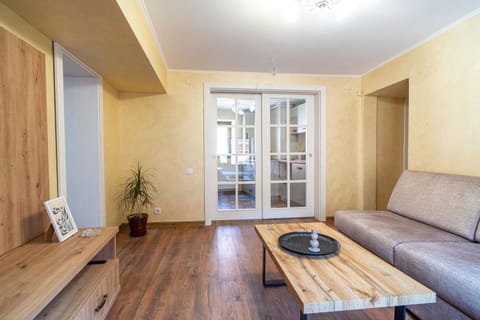 Living room, Seating area, Area and facilities, storage