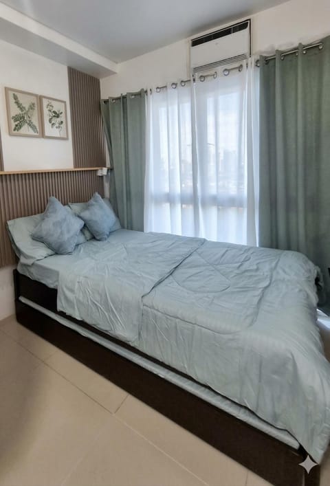 Bed, Bedroom, air conditioner