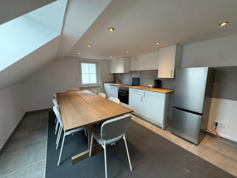 Kitchen or kitchenette, Dining area, dishwasher, oven, pet friendly, stove