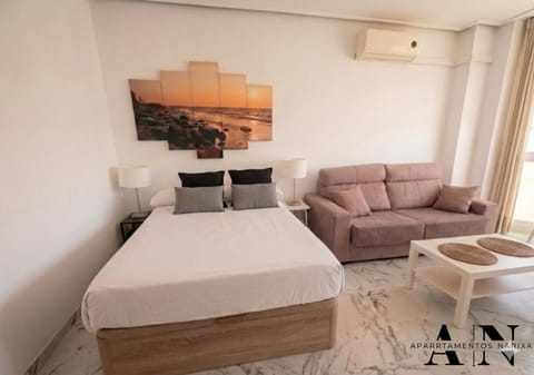 Communal lounge/ TV room, Lounge or bar