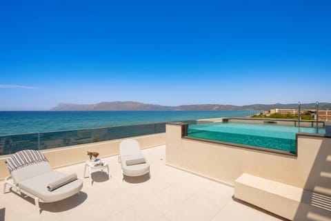 Balcony/Terrace, Pool view, Sea view, sunbed