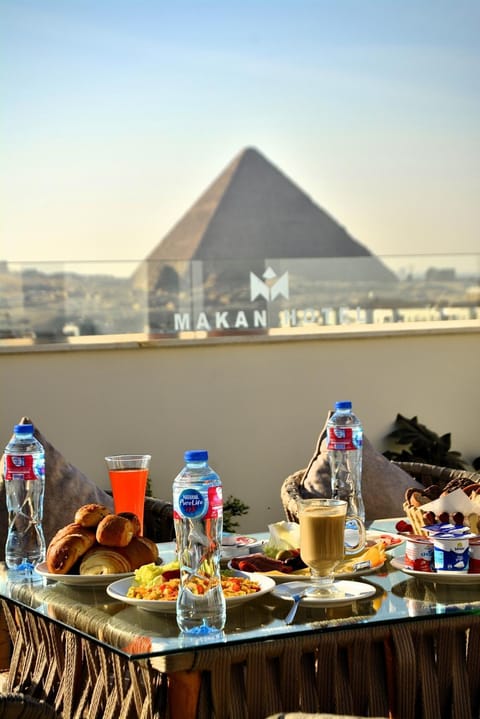 Restaurant/places to eat, Natural landscape, View (from property/room), Balcony/Terrace, Food and drinks, Food and drinks, Dining area, Food, Breakfast, Continental breakfast, Drinks