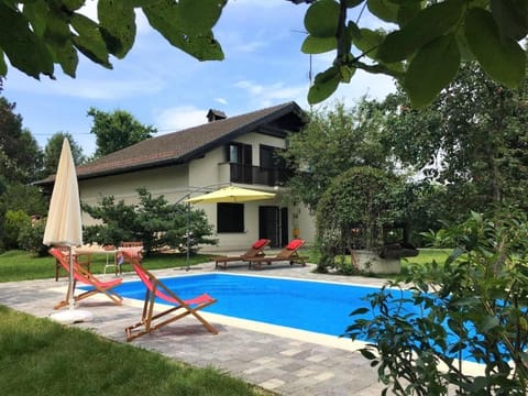 On site, Swimming pool, Swimming pool