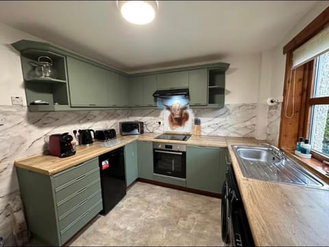 Central 3 bedroom house - Balmoral Road Portree House in Portree