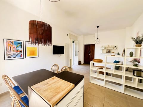 Kitchen or kitchenette, Living room, Seating area