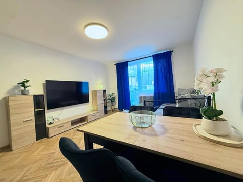 Communal lounge/ TV room, Living room, Seating area, Dining area