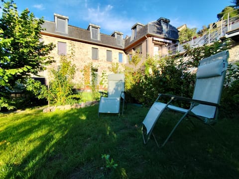 Garden, sunbed