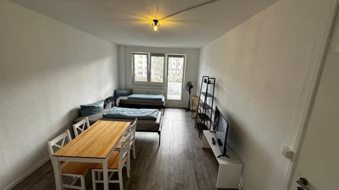 Bed, Living room, Dining area, Bedroom