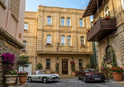 Property building, Day, Landmark view, Location, Parking