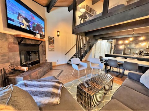 Communal lounge/ TV room, Living room