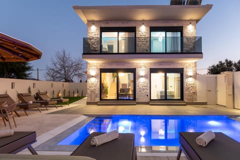 Property building, Pool view, sunbed