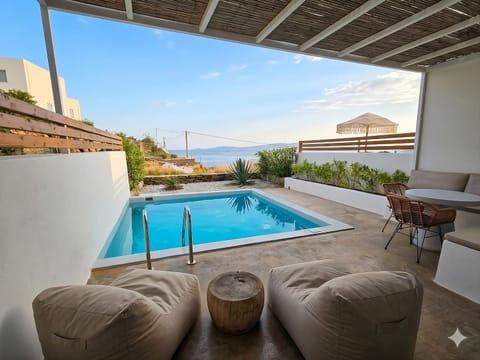 Garden, Swimming pool