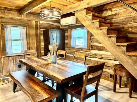 Pigeon Ridge Cabin Cabin in East Fork