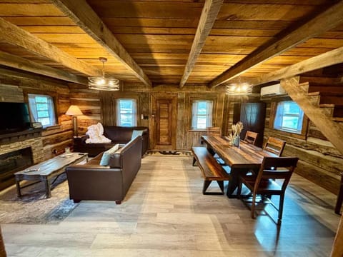 Pigeon Ridge Cabin Cabin in East Fork