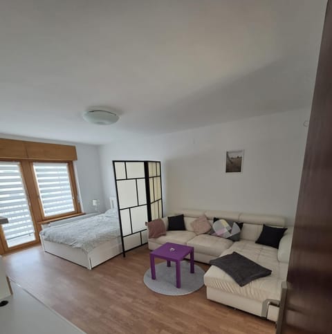 Bed, Living room