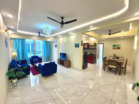 TV and multimedia, Kitchen or kitchenette, Living room, Dining area, air conditioner