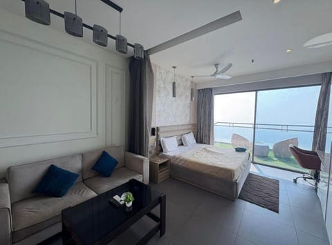 Bed, Natural landscape, Living room, Photo of the whole room, Seating area, towels