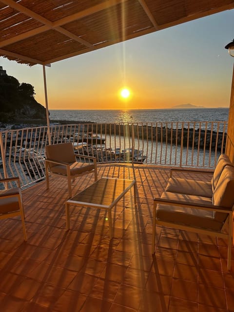 Natural landscape, View (from property/room), Balcony/Terrace, Sea view, Sunset, sunbed