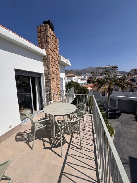 Balcony/Terrace, Mountain view