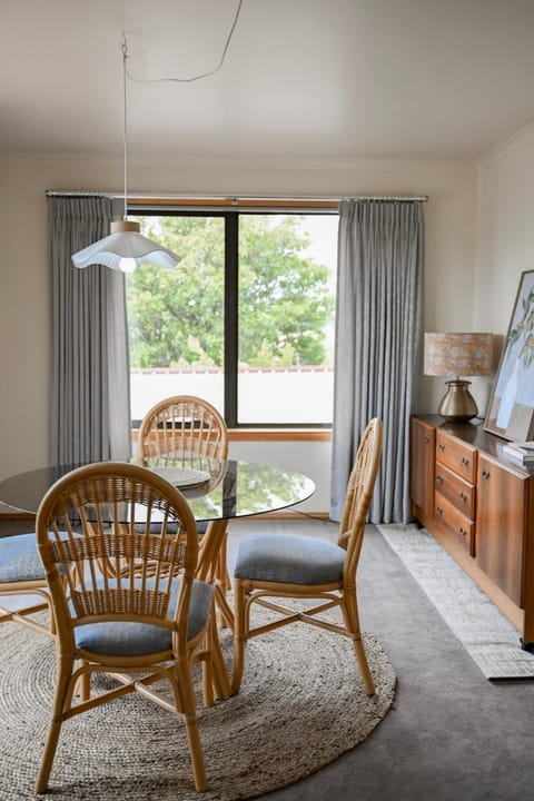 Maple Views - Charming Home with Coastal Views House in Ulverstone