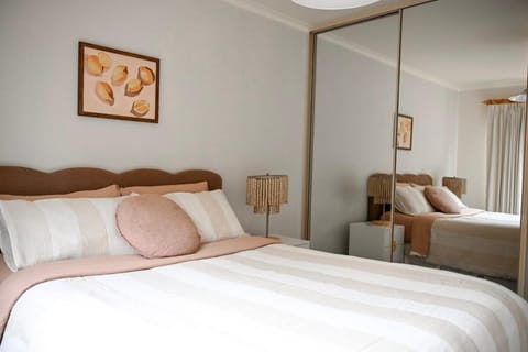 Maple Views - Charming Home with Coastal Views House in Ulverstone