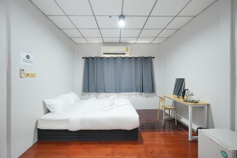 Bed, Photo of the whole room, air conditioner