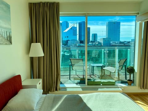 Bed, View (from property/room), Balcony/Terrace, Bedroom, City view
