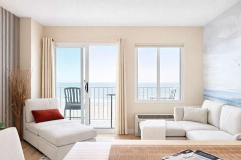 View (from property/room), Balcony/Terrace, Living room, Seating area, Sea view