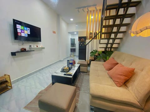 Communal lounge/ TV room, TV and multimedia, Living room, Seating area