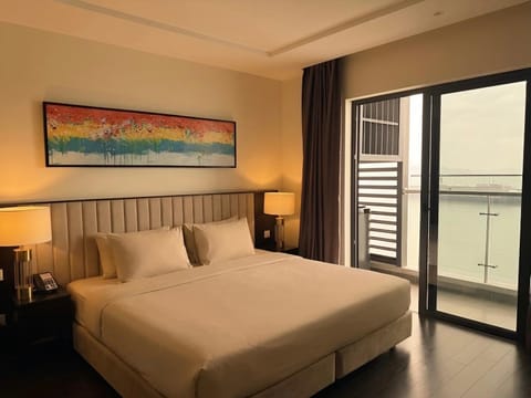 Bed, View (from property/room), Balcony/Terrace, Bedroom
