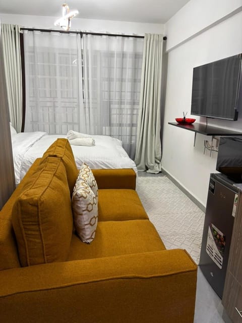 Bed, TV and multimedia, Kitchen or kitchenette, Seating area