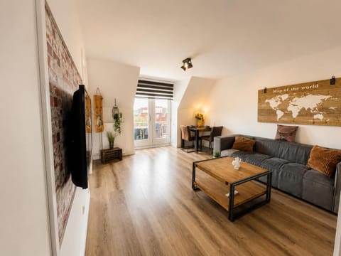 TV and multimedia, Balcony/Terrace, Living room, Dining area