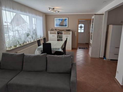 Photo of the whole room, Dining area