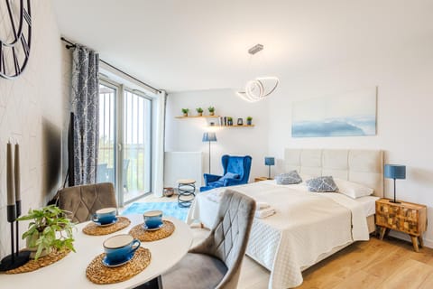 Bed, Living room, Seating area, Dining area, Bedroom