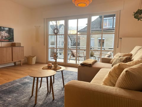 View (from property/room), Balcony/Terrace, Living room