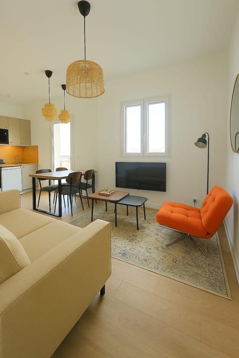 Communal lounge/ TV room, Living room, Dining area, Meals