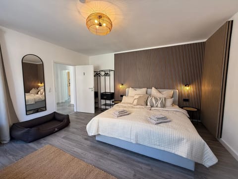 Bed, Bedroom, wardrobe