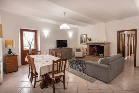 TV and multimedia, Dining area