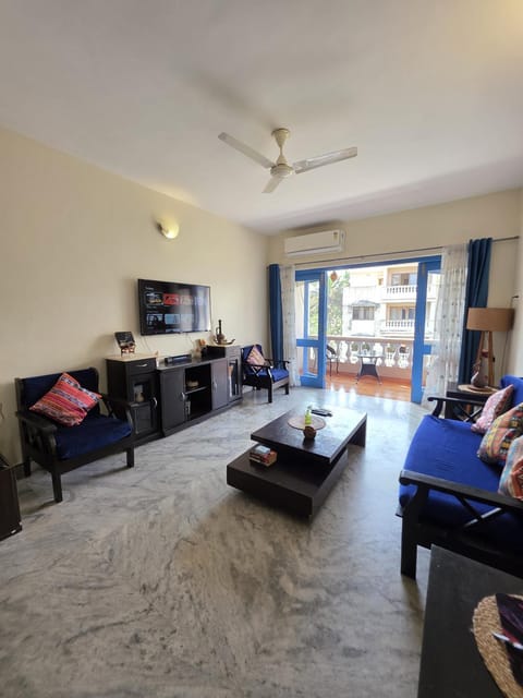 TV and multimedia, Living room, Photo of the whole room, Seating area, Evening entertainment